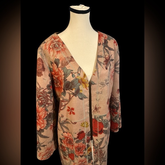 Solitaire Faux Suede Floral Jacket in Blush Pink and Red - Picture 4 of 7
